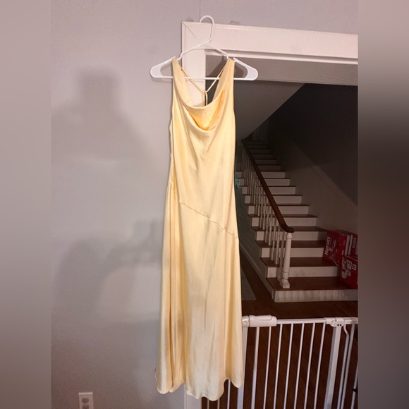 Dresses & Skirts - Elegant Backless Cowl Slip Dress in Pale Yellow